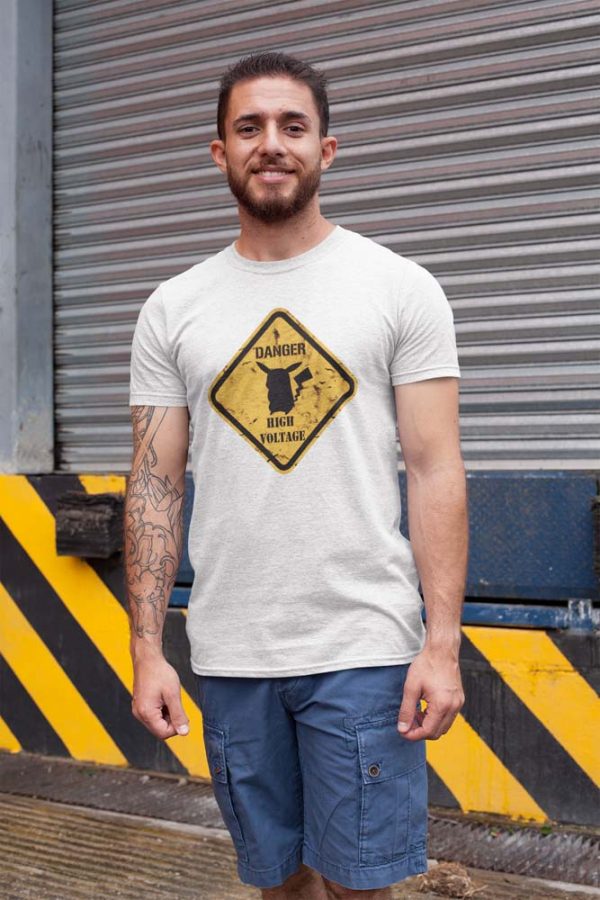 Pikachu Danger Polera Blanca Hombre