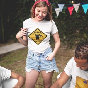 Pikachu Danger Polera Blanca Mujer