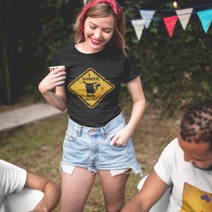 Pikachu Danger Polera Negra Mujer