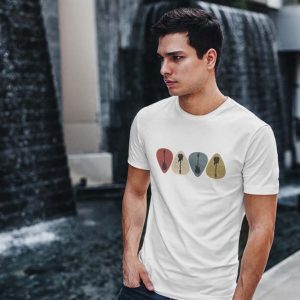 Guitar Picks. Polera Blanca Hombre