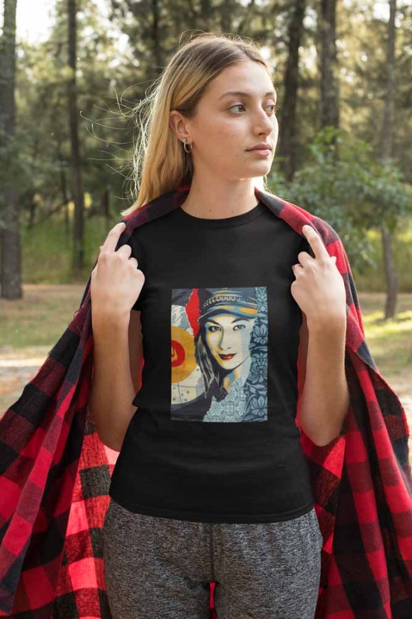 Shepard Fairey .9  Polera Negra Mujer
