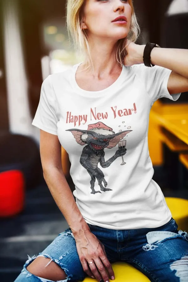 Polera Gremlins Brindis Navidad Mujer